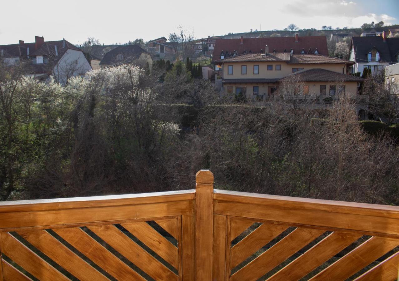 Csalogany Apartman Apartment Szekszárd Екстериор снимка