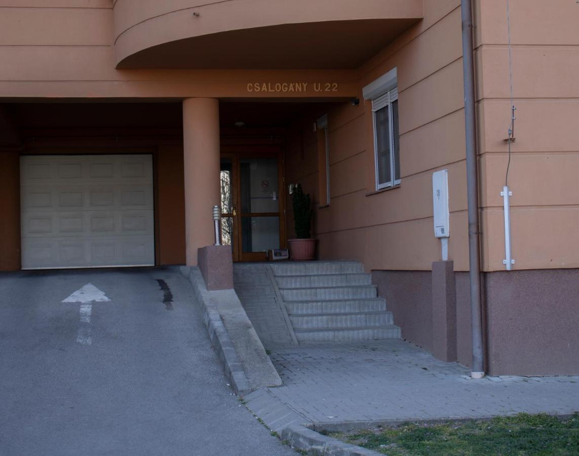 Csalogany Apartman Apartment Szekszárd Екстериор снимка